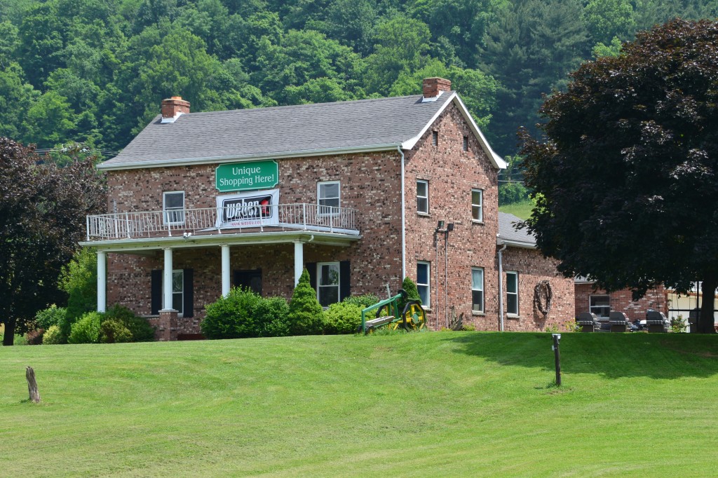 About The Greenhouse Inc.